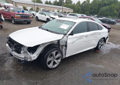 2019 Honda Accord Touring 2.0T z USA, uszkodzony, nr VIN 1HGCV2F99KA035361